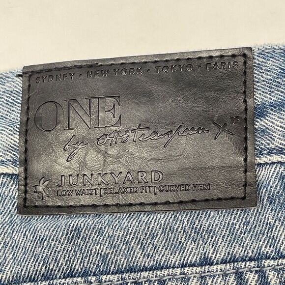 One Teaspoon Blue Junkyard Low Waist Relaxed Fit Curved Hem Denim Shorts Size 27 - Picture 3 of 7
